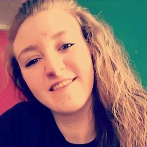 Meet your Posher, Becca